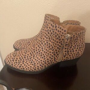 Arizona Jean Company Brown and Black Ankle Boots with Zipper